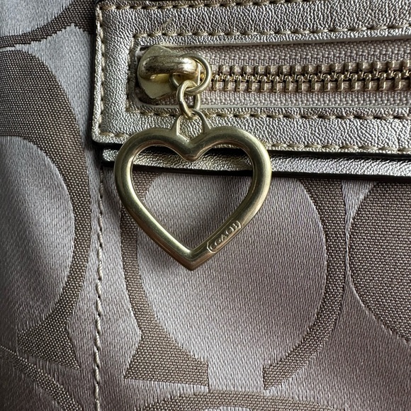 Coach Poppy Daisy Hobo Brown Shoulder & Crossbody Bag with Gold Accents - Picture 7 of 8